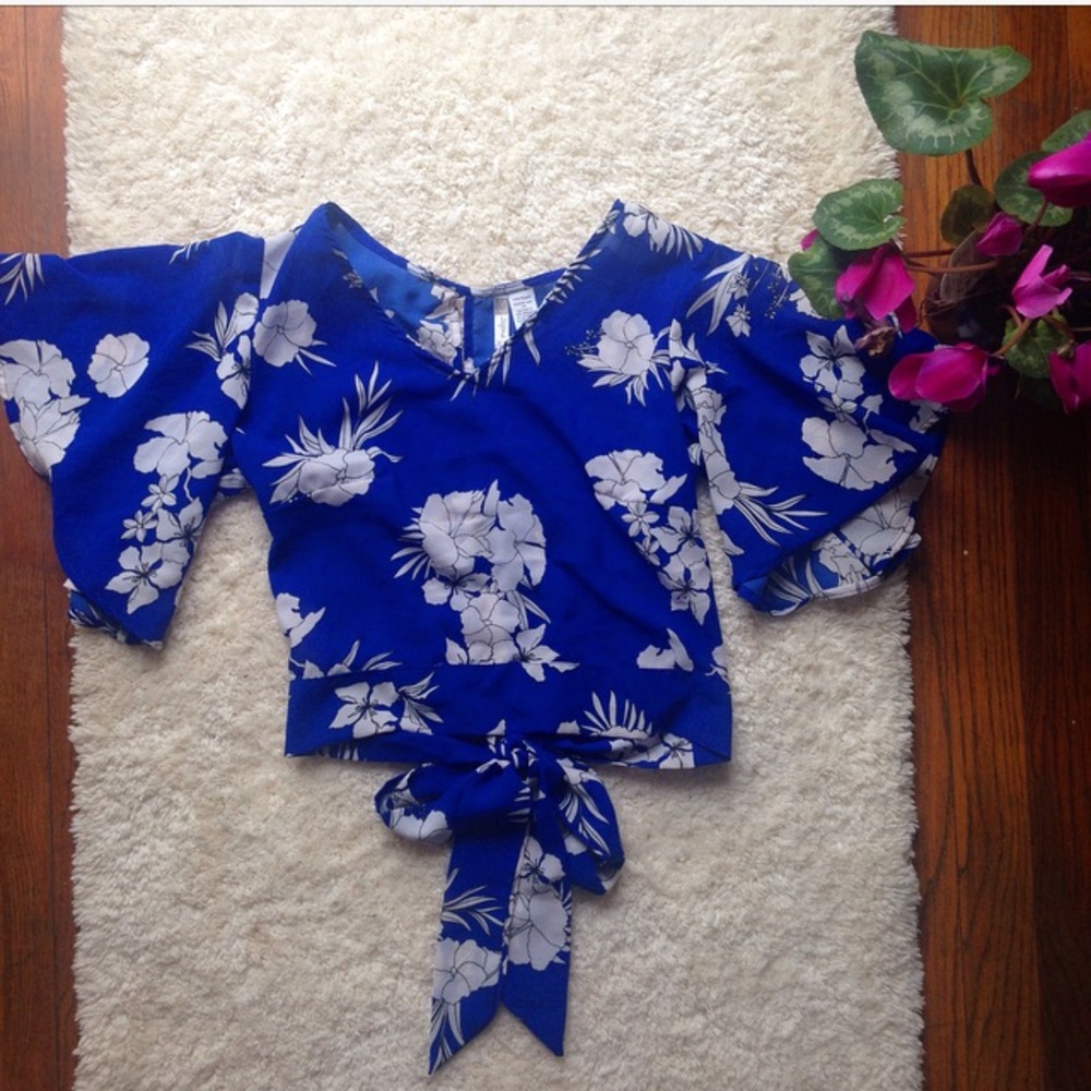 3/$9 Kimono crop top Floral